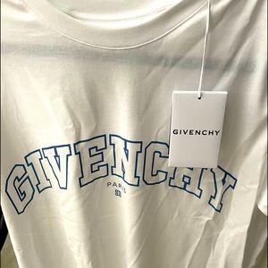 2022 Men or Women’s authentic with Tags. Givenchy T shirt.   Never worn.
